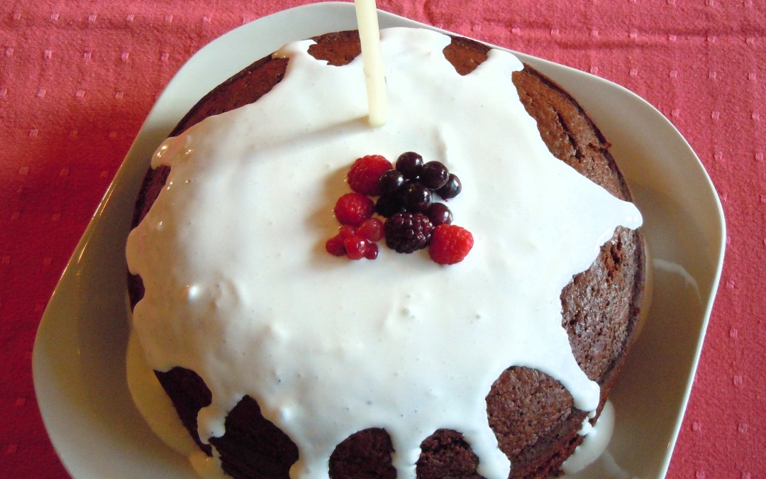 Primer cumpleblog y tarta de chocolate, yogur y frutas del bosque para celebrarlo